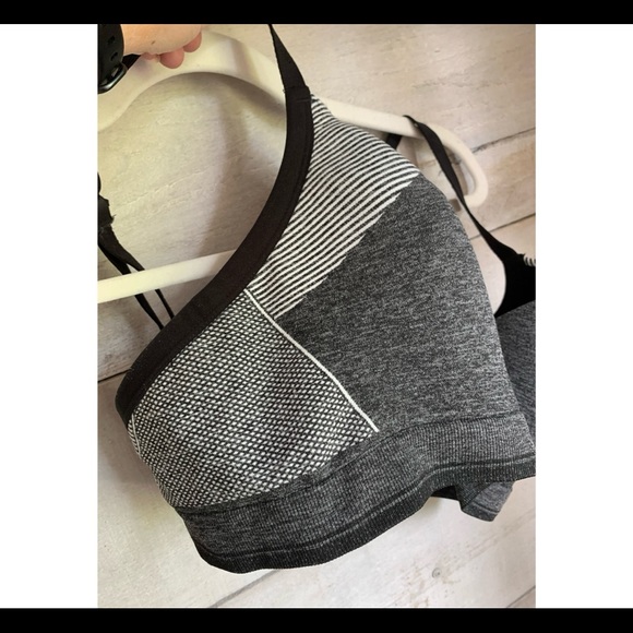 Aerie deep V wireless bra - Picture 7 of 12